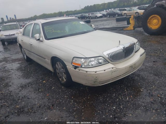 2004 LINCOLN TOWN CAR 1LNHM83W54Y639922