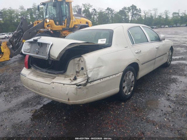 2004 LINCOLN TOWN CAR 1LNHM83W54Y639922 Photo 3