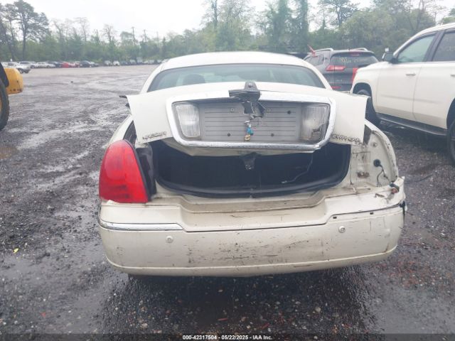 2004 LINCOLN TOWN CAR 1LNHM83W54Y639922 Photo 5