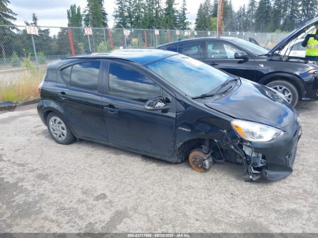 JTDKDTB3XF1102138 Toyota Prius C Two