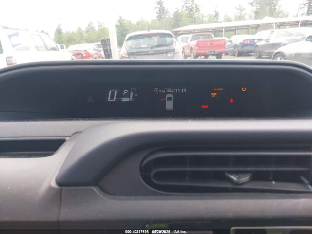 JTDKDTB3XF1102138 Toyota Prius C Two