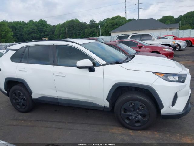 2T3G1RFV3MC170262 Toyota RAV4 LE