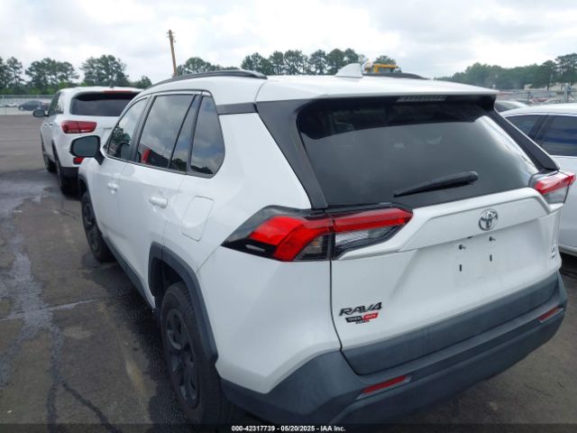 2T3G1RFV3MC170262 Toyota RAV4 LE