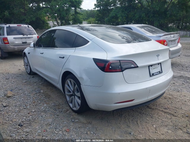 2018 TESLA MODEL 3 5YJ3E1EA4JF164893 Photo 2