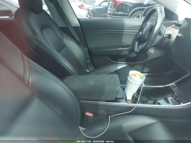 2018 TESLA MODEL 3 5YJ3E1EA4JF164893 Photo 4