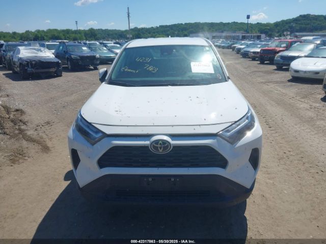 2T3G1RFV4RW426477 Toyota RAV4 LE
