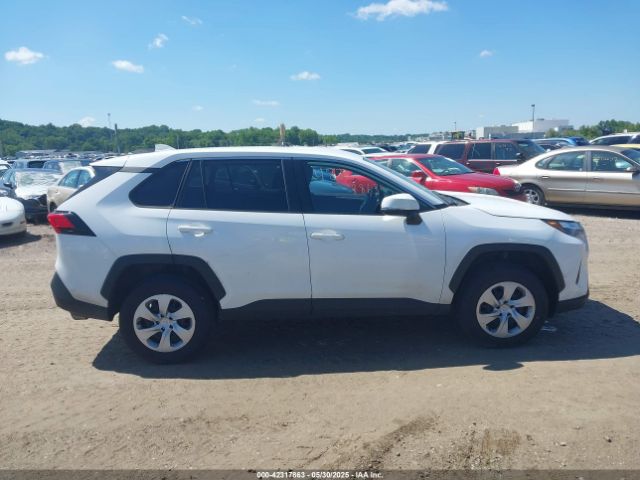 2T3G1RFV4RW426477 Toyota RAV4 LE