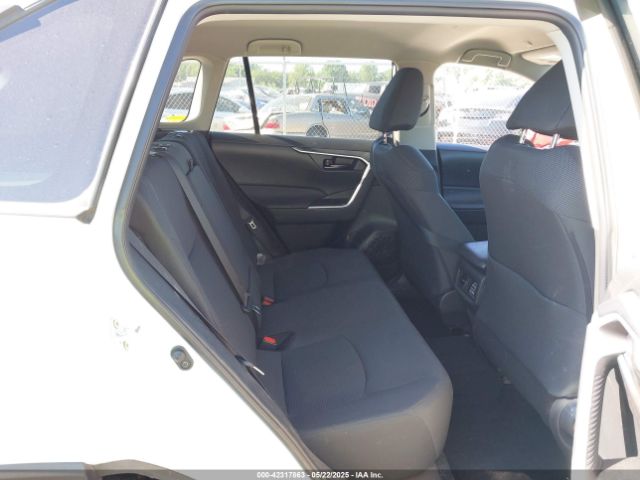 2T3G1RFV4RW426477 Toyota RAV4 LE