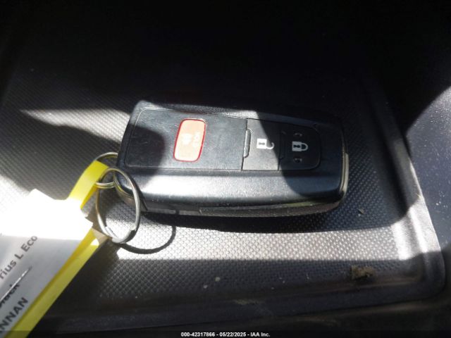 JTDKAMFU6M3141392 Toyota Prius L Eco