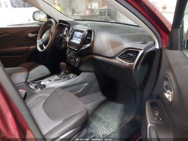 1C4PJMCX8KD234099 Jeep Cherokee Latitude 4x4