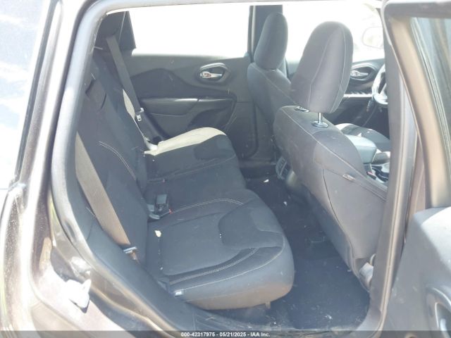 1C4PJLCS7FW596773 Jeep Cherokee Latitude