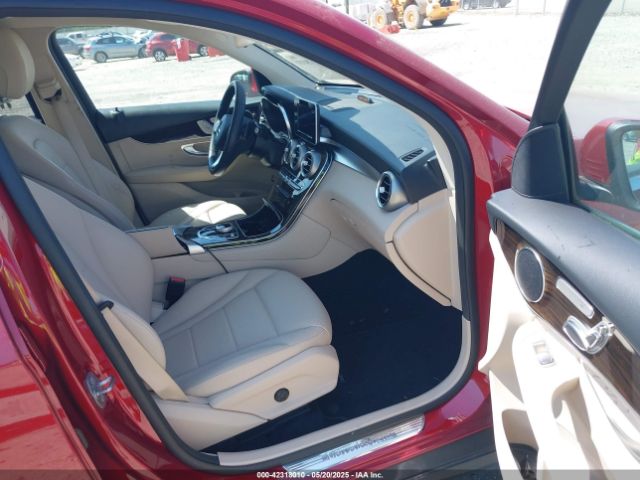 2019 MERCEDES-BENZ GLC 300 WDC0G4JB0KF657118 Photo 4