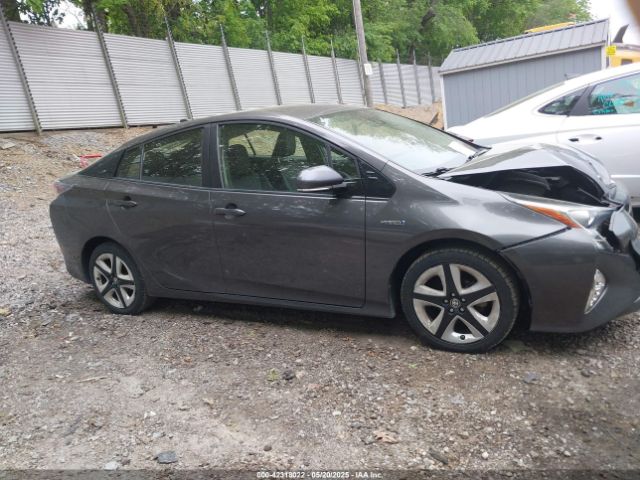 JTDKARFU7G3507958 Toyota Prius Three Touring