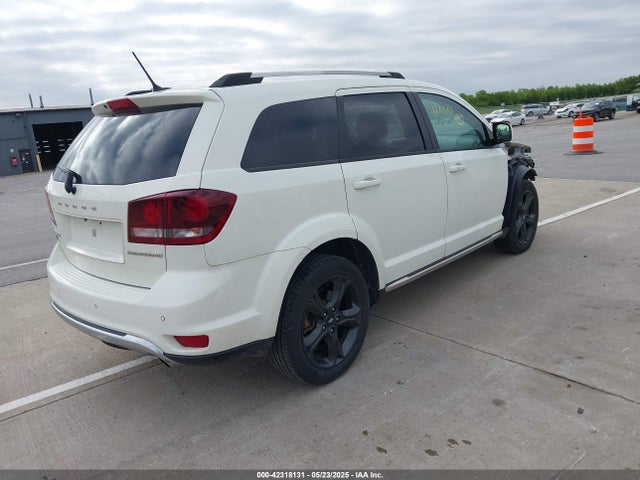 3C4PDDGGXJT389277 Dodge Journey Crossroad Awd