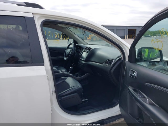 3C4PDDGGXJT389277 Dodge Journey Crossroad Awd