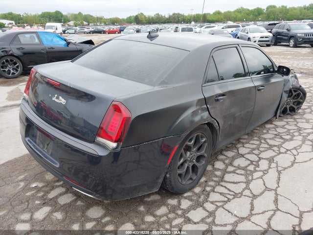 Chrysler 2018 2018 2C3CCAGG9JH149523 Image 4