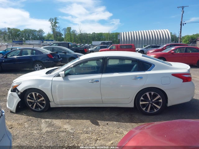 1N4AL3AP8GC271119 Nissan 2016