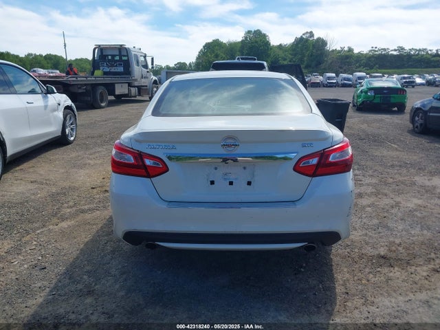1N4AL3AP8GC271119 Nissan 2016