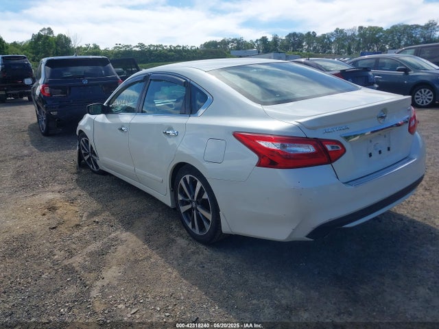 1N4AL3AP8GC271119 Nissan 2016