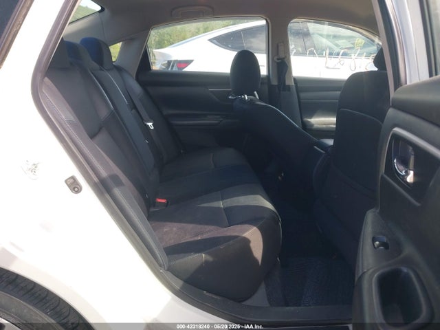 1N4AL3AP8GC271119 Nissan 2016