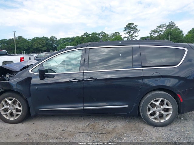 2C4RC1BG2HR794726 Chrysler Pacifica Touring-l