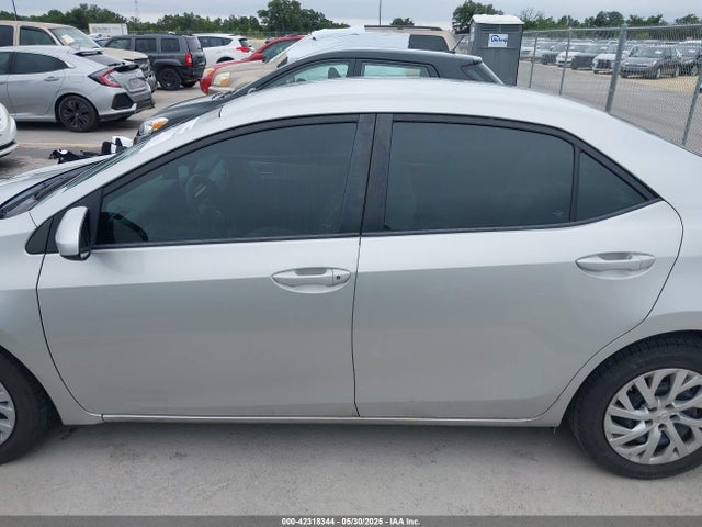 Toyota COROLLA LE 2018 5YFBURHE7JP822870 Image 14