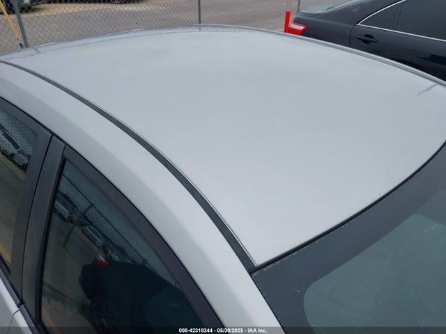 Toyota COROLLA LE 2018 5YFBURHE7JP822870 Image 17