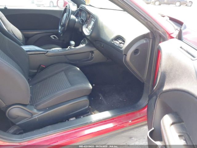 2C3CDZAG7FH733852 Dodge Challenger Sxt