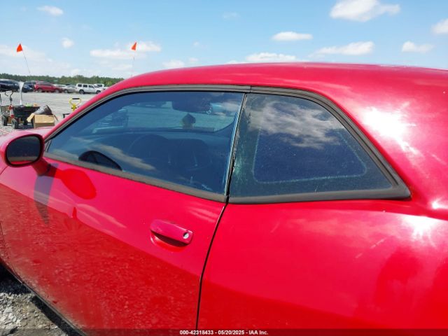 2C3CDZAG7FH733852 Dodge Challenger Sxt