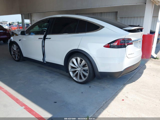 2017 TESLA MODEL X 5YJXCAE28HF053726 Photo 2