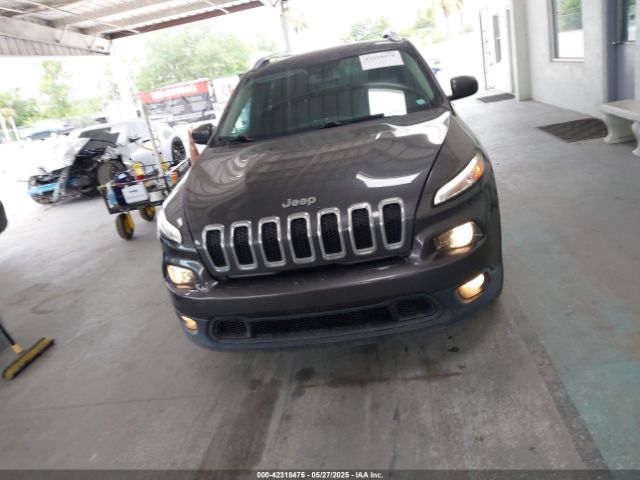 1C4PJLCB6GW247945 Jeep Cherokee Latitude