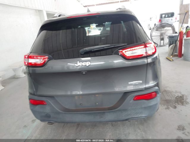 1C4PJLCB6GW247945 Jeep Cherokee Latitude