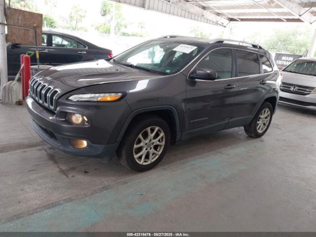 1C4PJLCB6GW247945 Jeep Cherokee Latitude