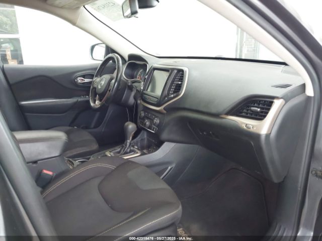 1C4PJLCB6GW247945 Jeep Cherokee Latitude