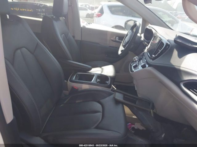 2024 CHRYSLER PACIFICA HYBRID 2C4RC1S72RR117788 Photo 4