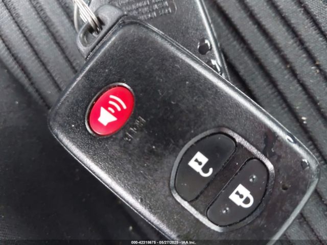JTDZN3EUXGJ053220 Toyota Prius V Five/four/three/two