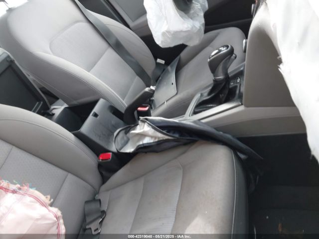 5NPD84LF3JH320502 Hyundai ELANTRA SEL