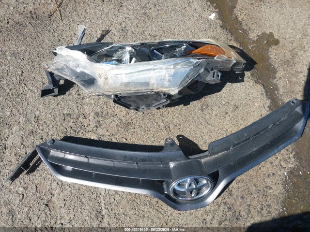 2T1BURHE4GC631268 Toyota COROLLA LE