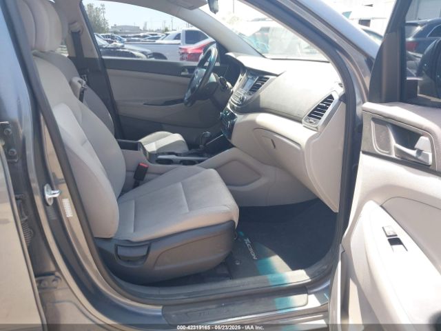 KM8J33A24HU425878 Hyundai Tucson Sport