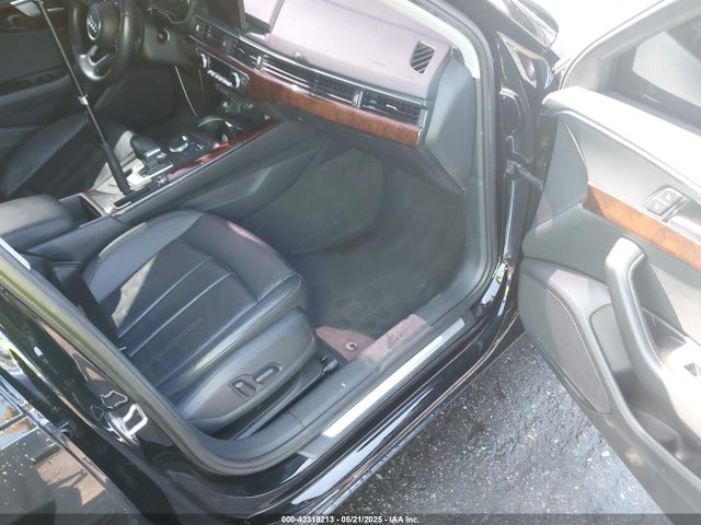 2019 AUDI A4 WAUGMAF46KN004947 Photo 4