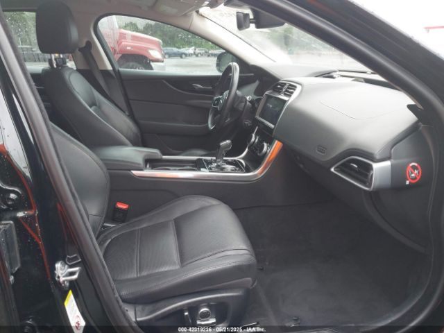 2020 JAGUAR XE SAJAE4FX1LCP56555 Photo 4