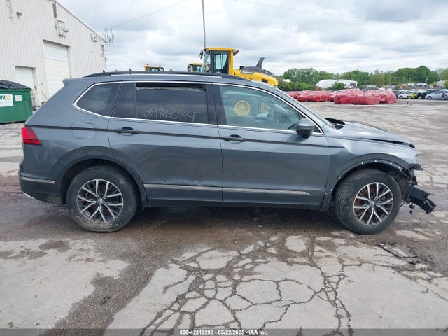 3VV2B7AX8LM044645 Volkswagen Tiguan