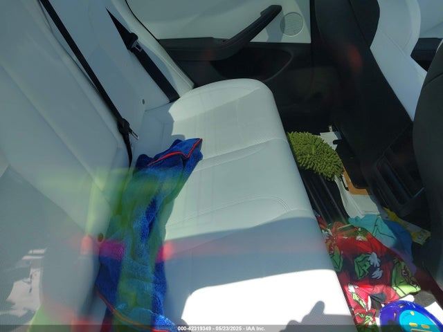 Tesla 2024 2024 5YJ3E1ET6RF869014 Image 8
