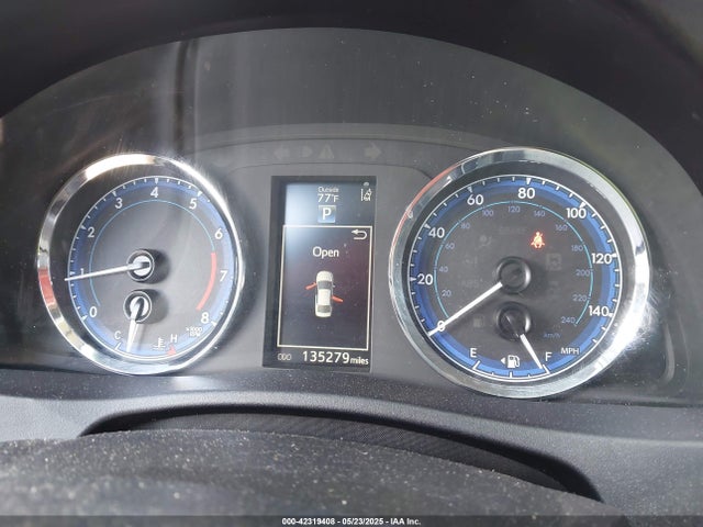 2T1BURHE2JC972806 Toyota COROLLA SE