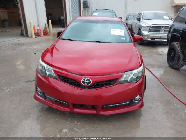 4T1BF1FK0EU762181 Toyota CAMRY SE
