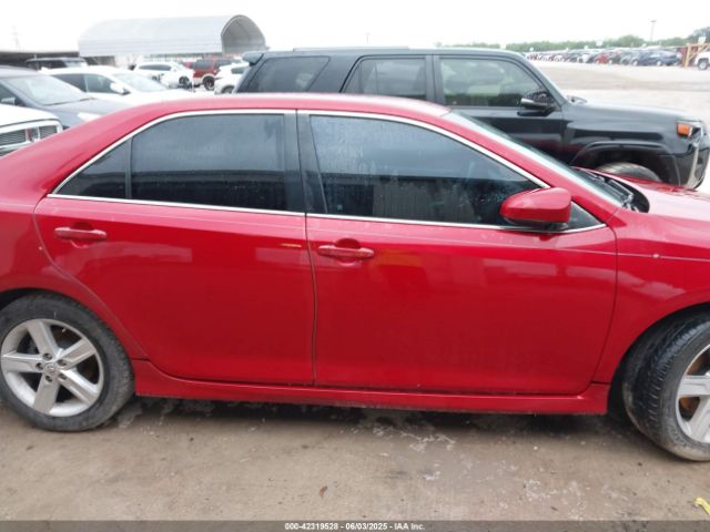 4T1BF1FK0EU762181 Toyota CAMRY SE