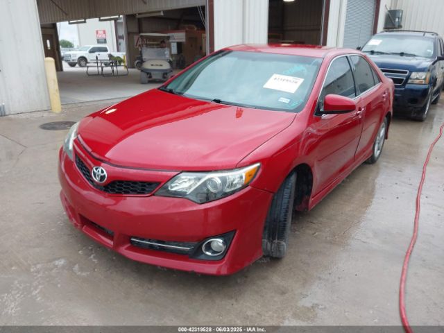 4T1BF1FK0EU762181 Toyota CAMRY SE