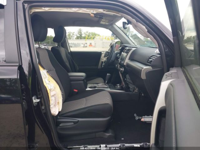 2023 TOYOTA 4RUNNER JTEMU5JR1P6159399 Photo 4