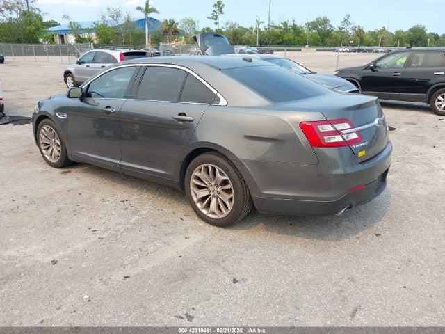 1FAHP2F8XJG129966 Ford Taurus Limited