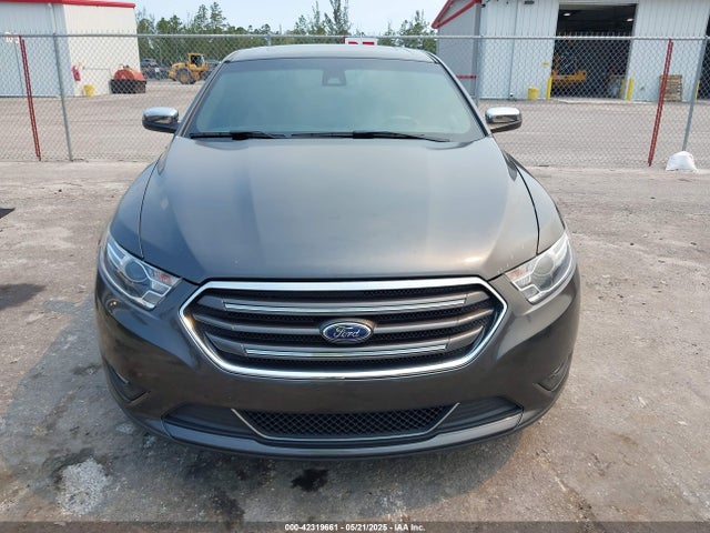 1FAHP2F8XJG129966 Ford Taurus Limited